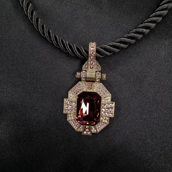 Heidi Daus Large Crystal Art Deco Style Pendant Necklace on Satin Cord - Picture 3 of 10